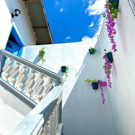 Bel appartement avec petit balcon sympa Porto-Novo Extérieur photo