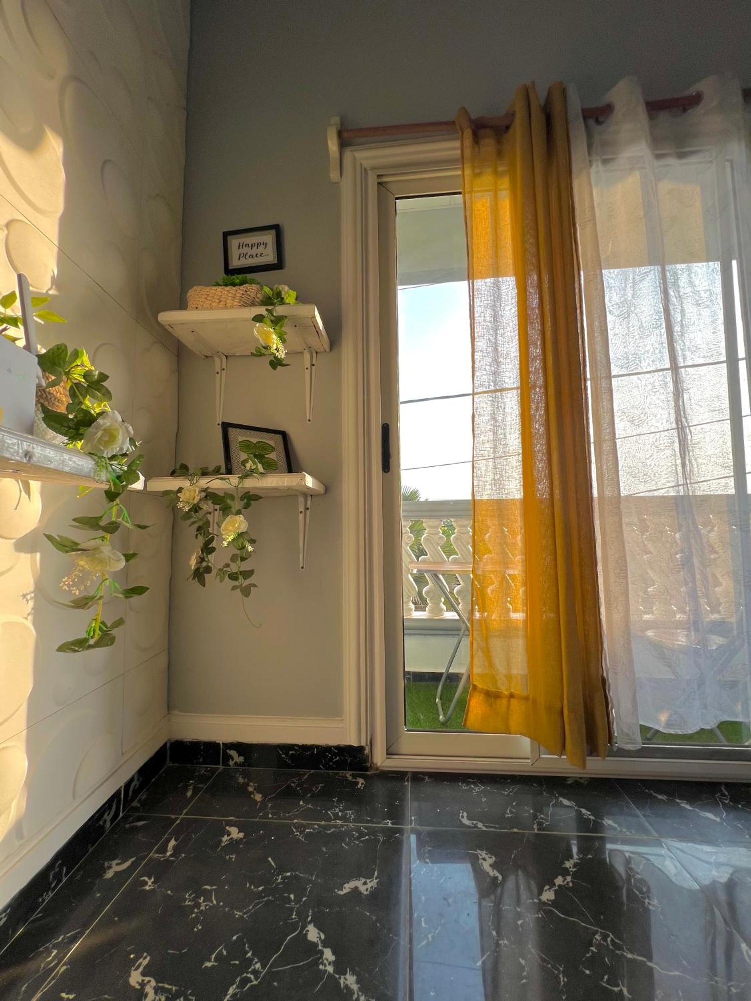 Bel appartement avec petit balcon sympa Porto-Novo Extérieur photo