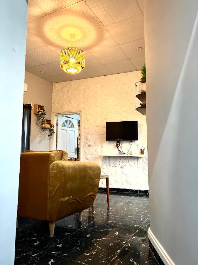 Bel appartement avec petit balcon sympa Porto-Novo Extérieur photo