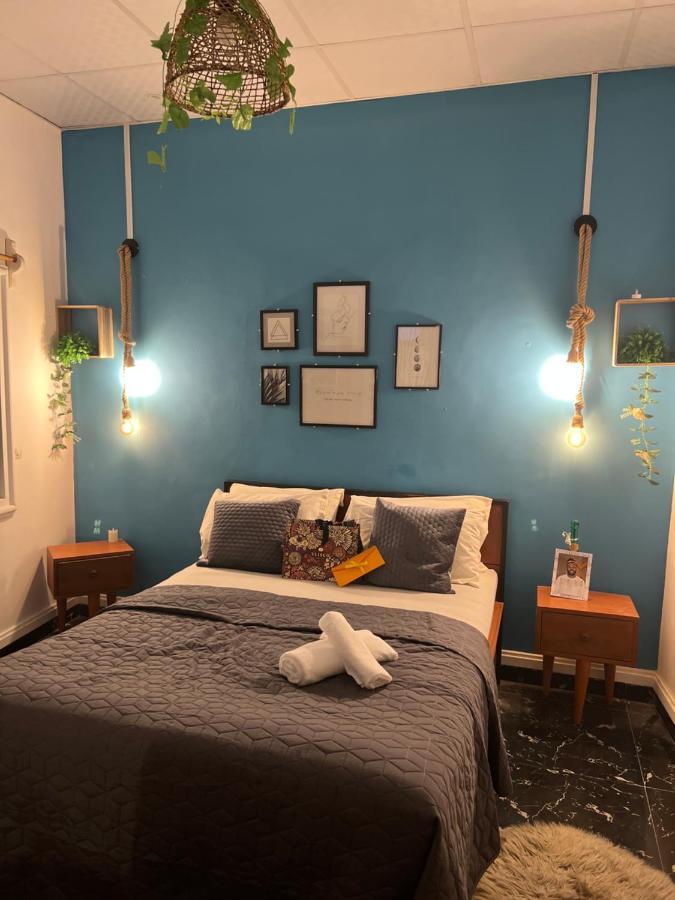 Bel appartement avec petit balcon sympa Porto-Novo Extérieur photo